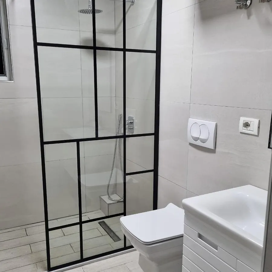 Apartment Cozy Home In Tirana